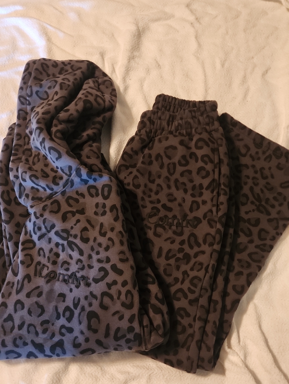 Women's Leopard Print Jogger Pants And Hoodie Set